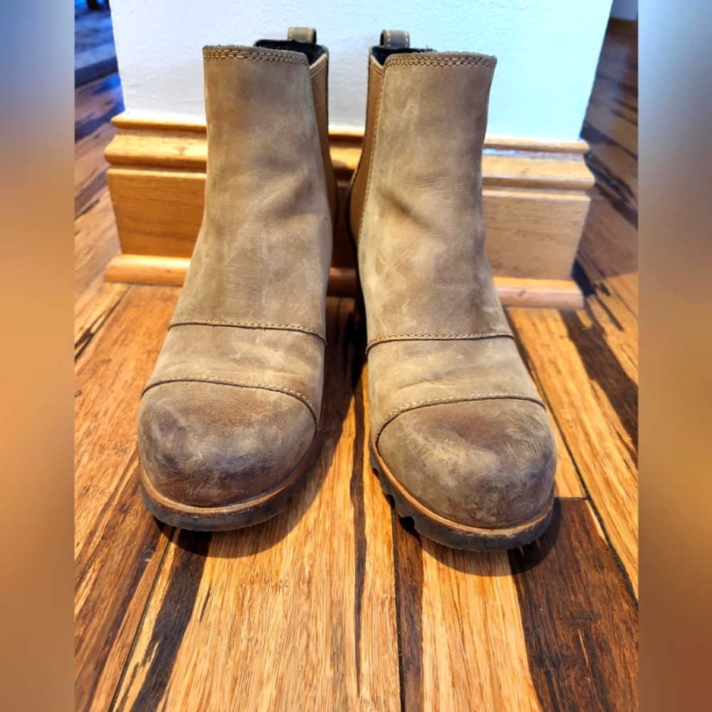 Sorel booties size 7.